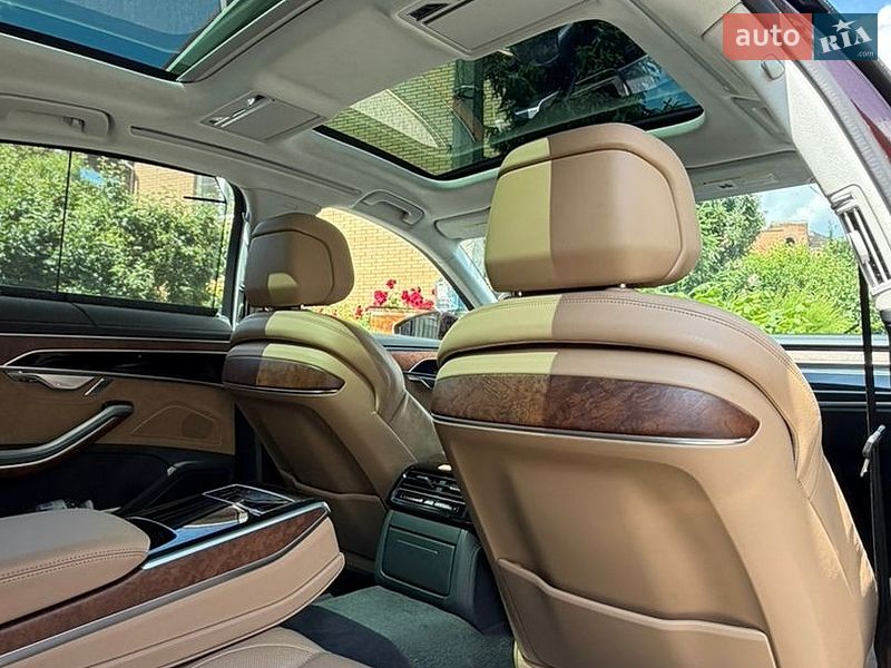 Седан Audi A8 2018 в Києві