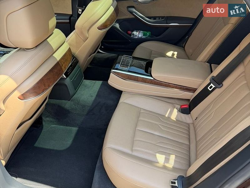 Седан Audi A8 2018 в Києві
