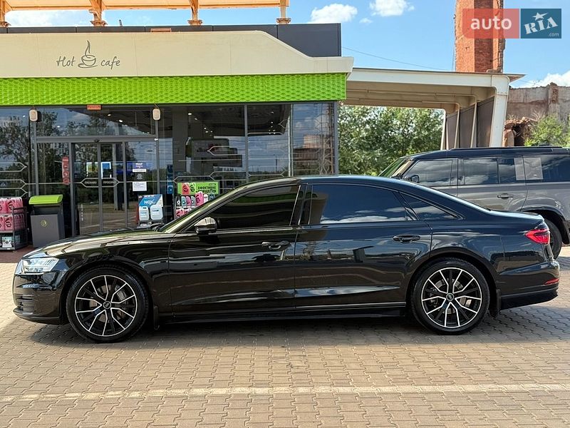 Седан Audi A8 2020 в Кривому Розі