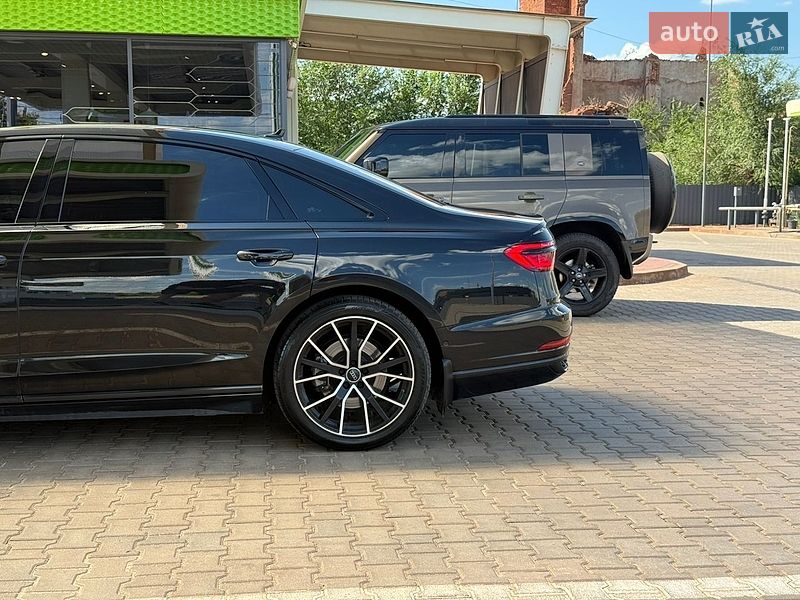 Седан Audi A8 2020 в Кривому Розі