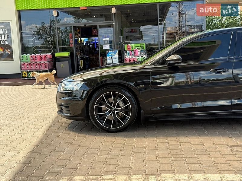Седан Audi A8 2020 в Кривому Розі