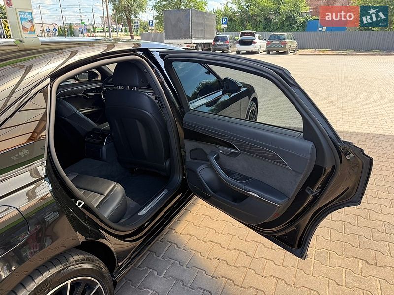 Седан Audi A8 2020 в Кривому Розі