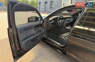 Седан Audi A8 2020 в Кривому Розі