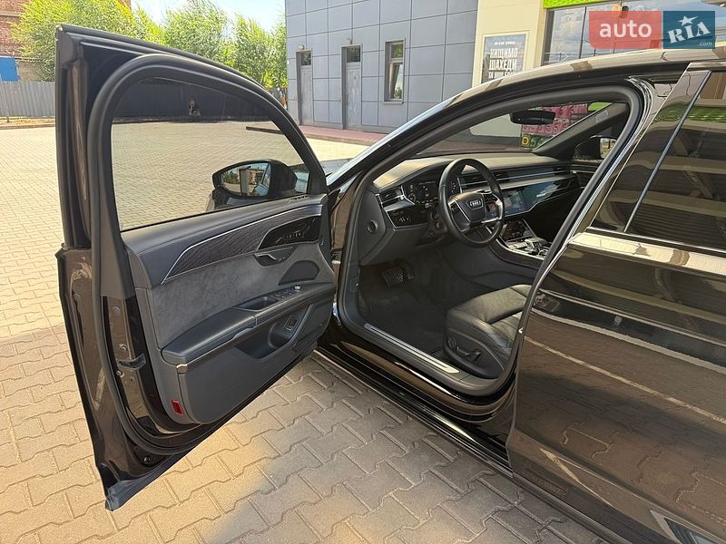 Седан Audi A8 2020 в Кривому Розі