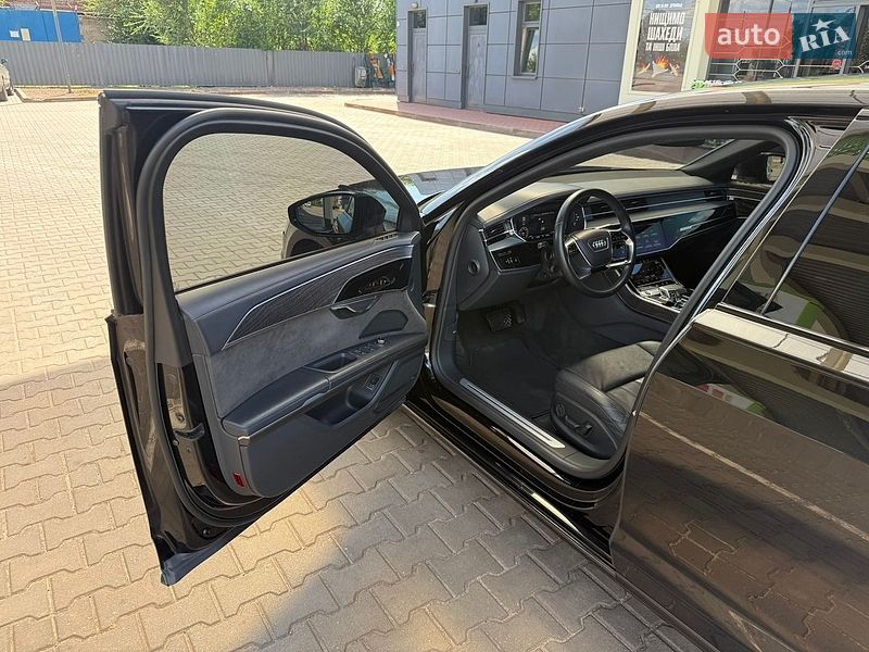 Седан Audi A8 2020 в Кривому Розі