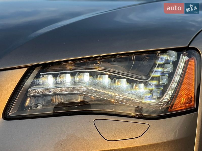 Седан Audi A8 2013 в Киеве