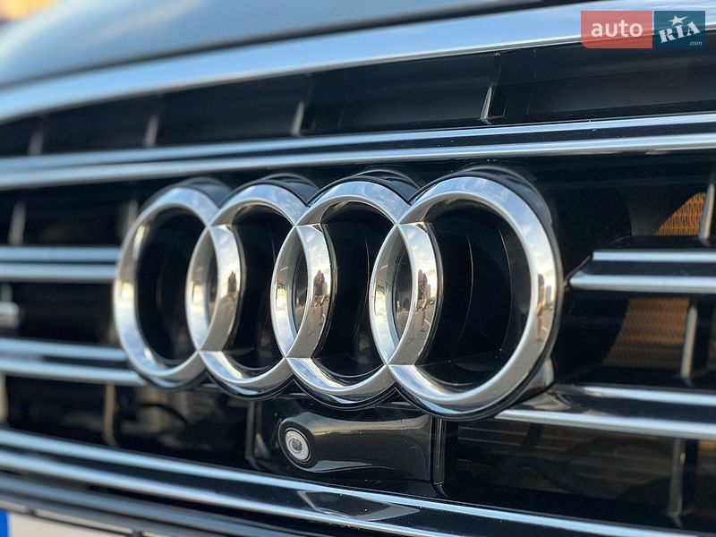 Седан Audi A8 2013 в Киеве