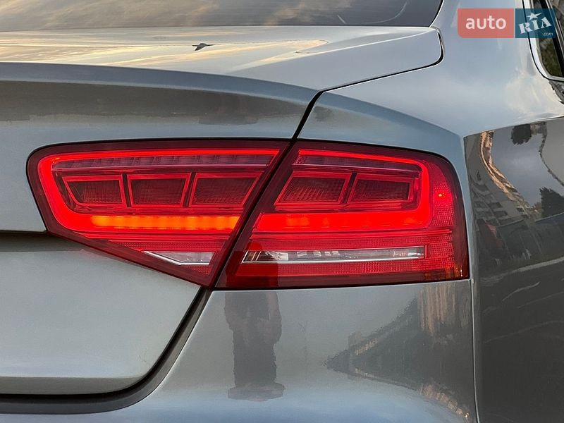Седан Audi A8 2013 в Киеве