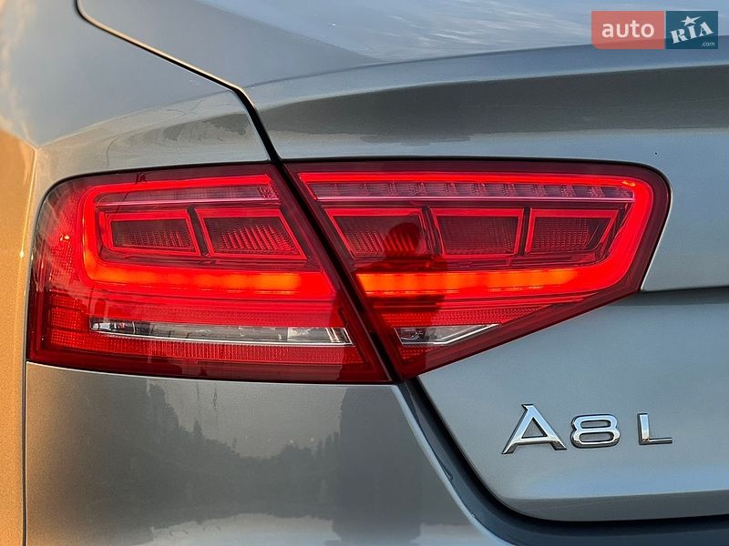 Седан Audi A8 2013 в Киеве