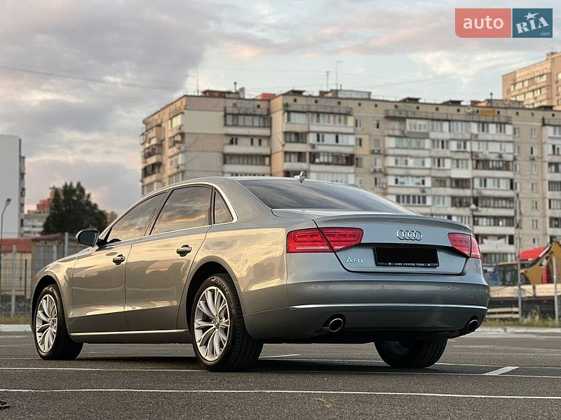 Седан Audi A8 2013 в Києві