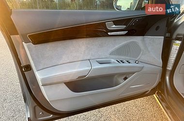 Седан Audi A8 2013 в Киеве
