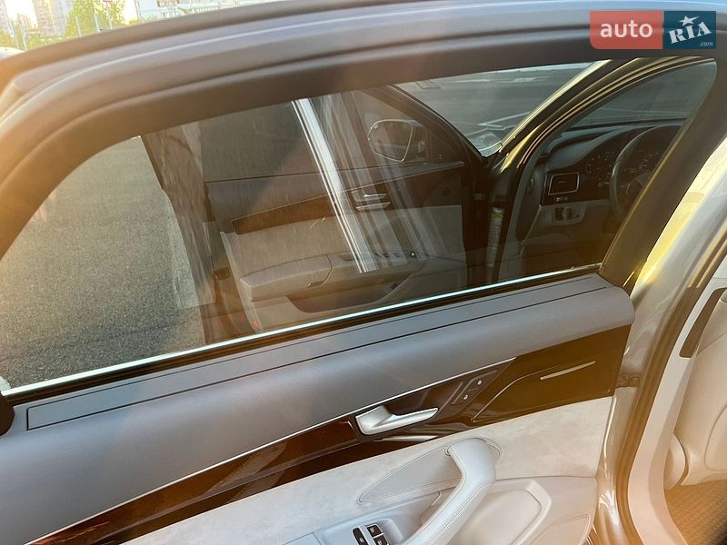 Седан Audi A8 2013 в Киеве