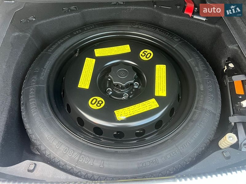 Седан Audi A8 2013 в Киеве