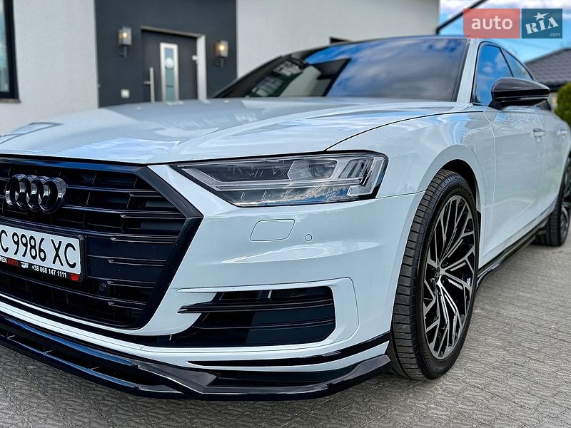 Седан Audi A8 2018 в Львові