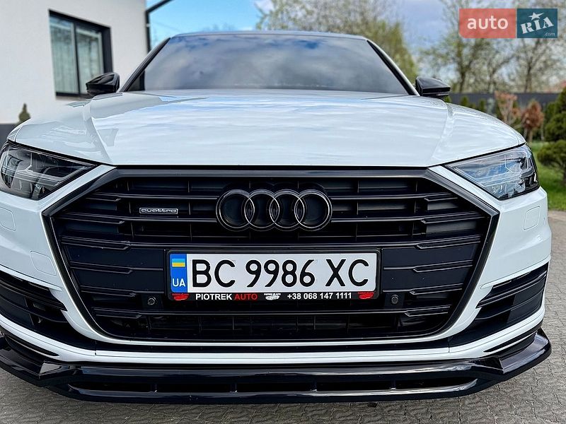 Седан Audi A8 2018 в Львові