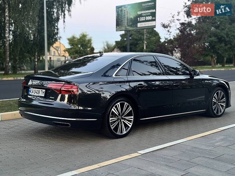Седан Audi A8 2015 в Киеве