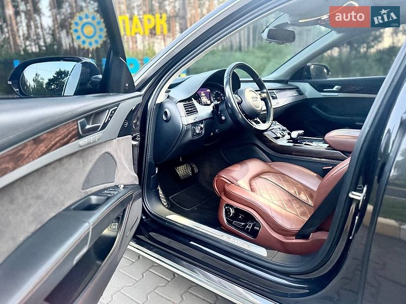 Седан Audi A8 2015 в Киеве