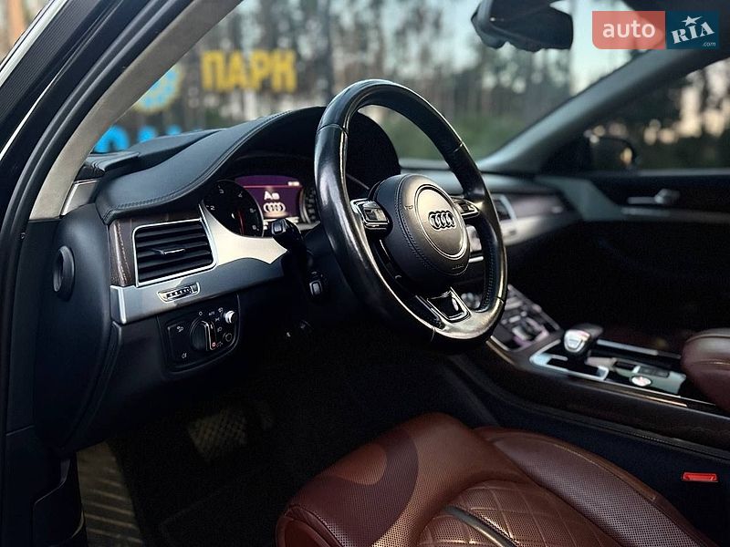 Седан Audi A8 2015 в Киеве