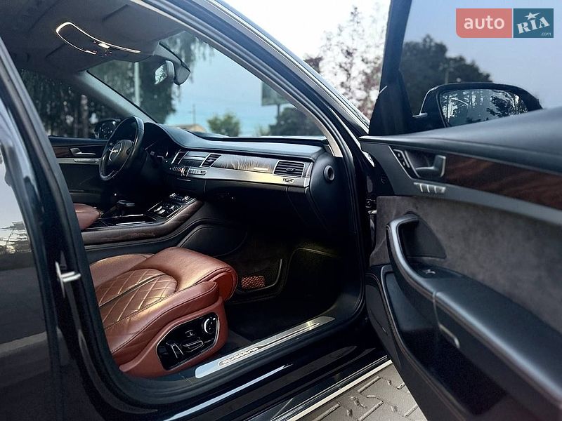 Седан Audi A8 2015 в Киеве