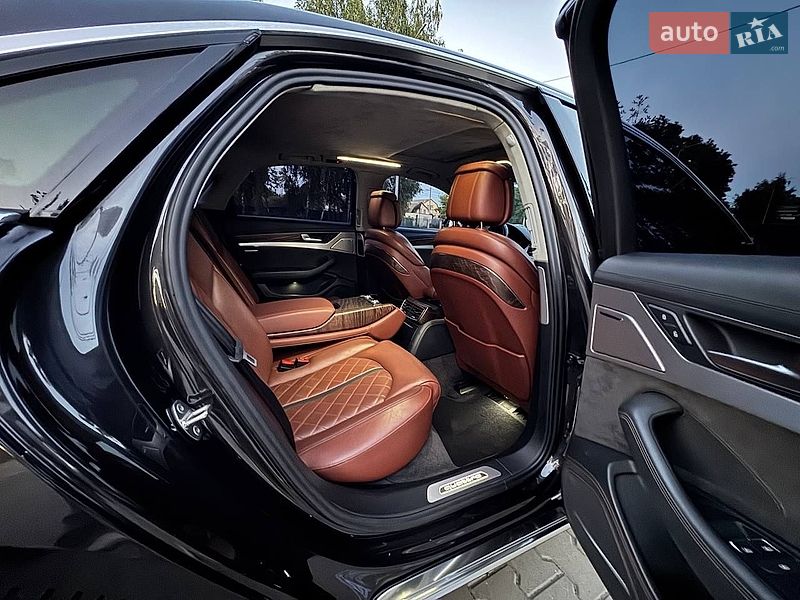 Седан Audi A8 2015 в Киеве