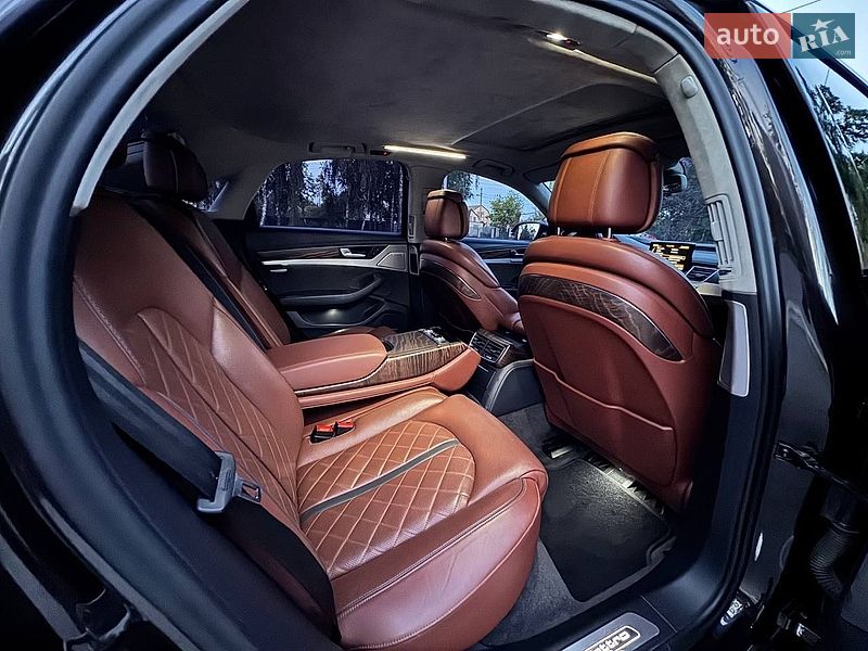 Седан Audi A8 2015 в Киеве