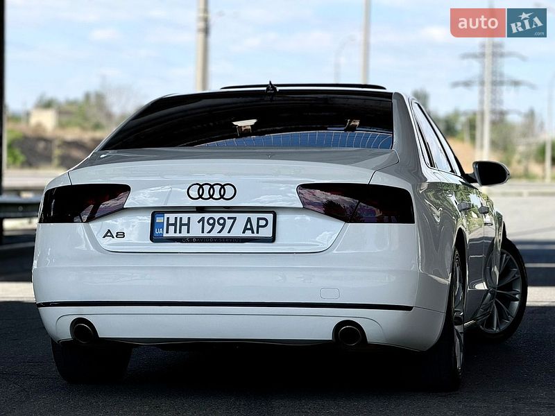 Седан Audi A8 2012 в Одессе