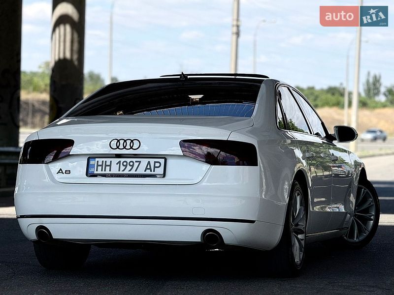 Седан Audi A8 2012 в Одессе