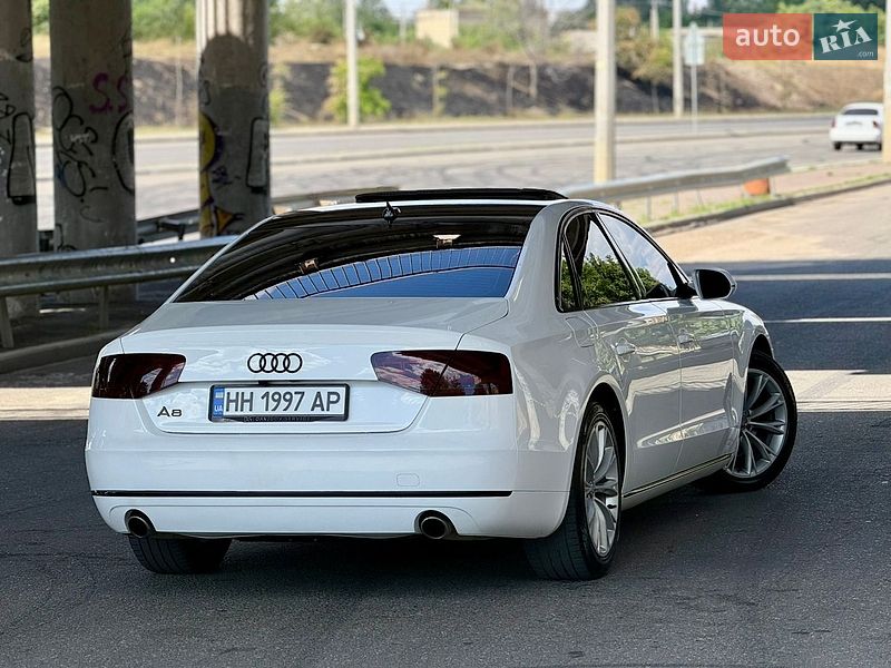 Седан Audi A8 2012 в Одессе