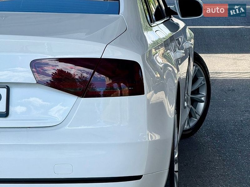 Седан Audi A8 2012 в Одессе