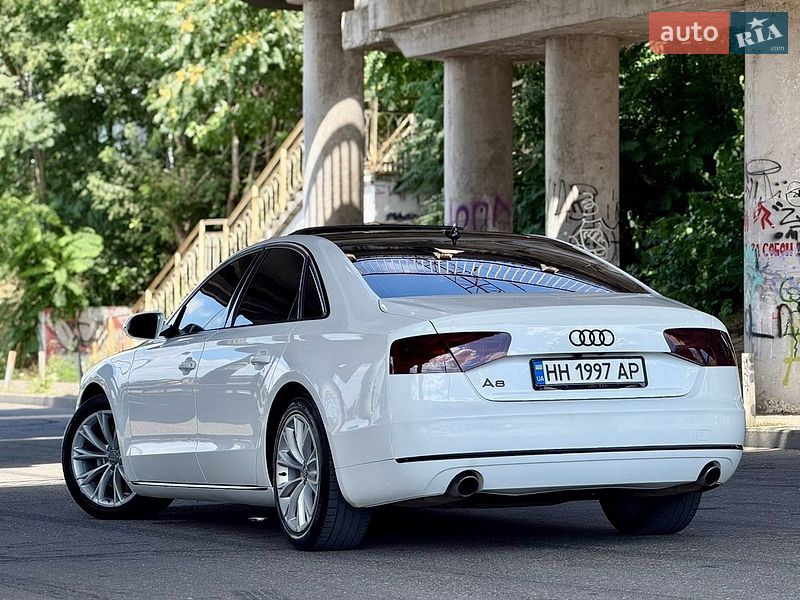 Седан Audi A8 2012 в Одессе