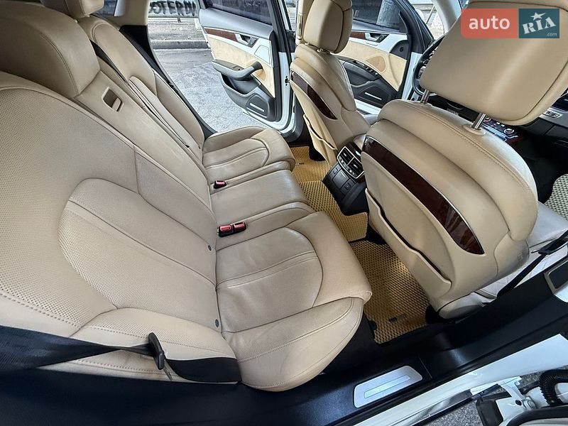 Седан Audi A8 2012 в Одессе