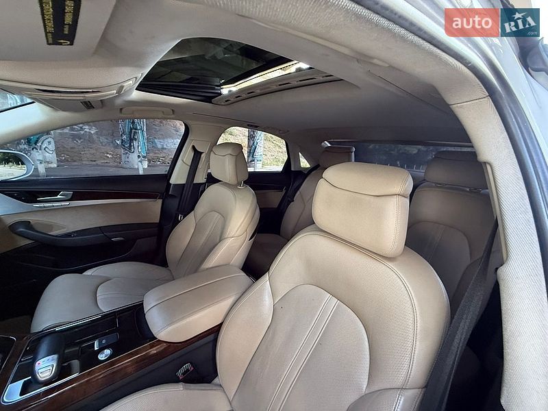 Седан Audi A8 2012 в Одессе