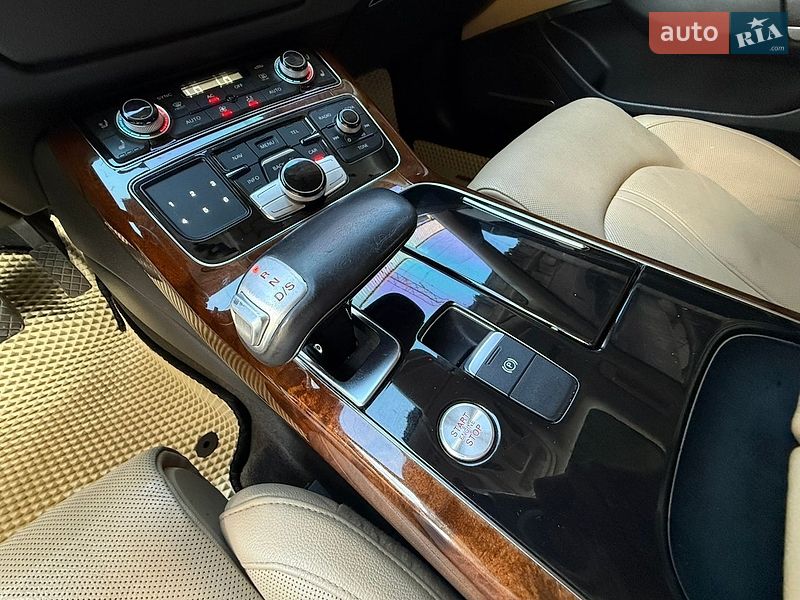 Седан Audi A8 2012 в Одессе