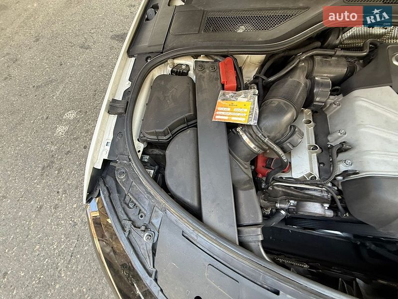 Седан Audi A8 2012 в Одессе