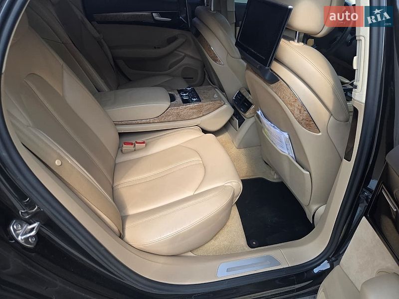 Седан Audi A8 2013 в Вінниці