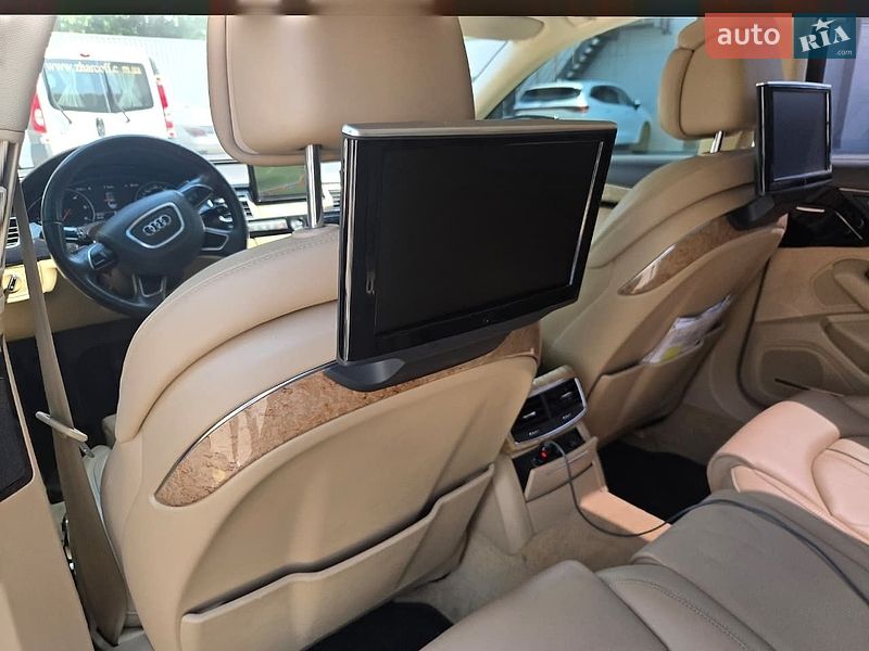 Седан Audi A8 2013 в Вінниці