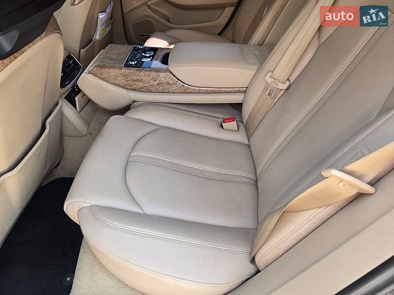 Седан Audi A8 2013 в Вінниці