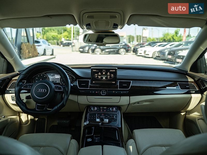 Седан Audi A8 2011 в Чернівцях