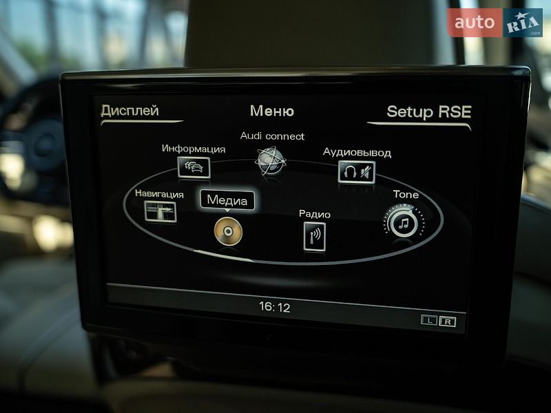 Седан Audi A8 2011 в Чернівцях
