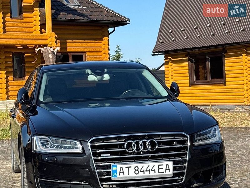 Седан Audi A8 2015 в Коломые