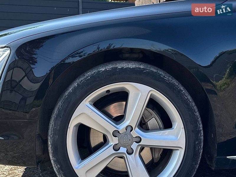 Седан Audi A8 2015 в Коломые