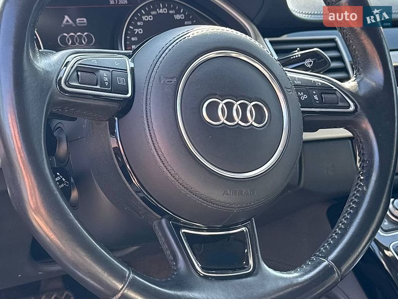 Седан Audi A8 2015 в Коломые