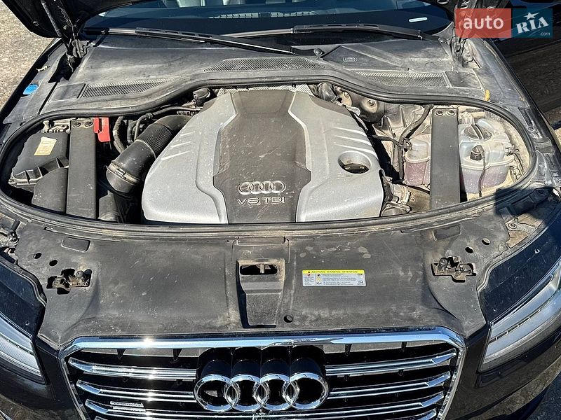 Седан Audi A8 2015 в Коломые