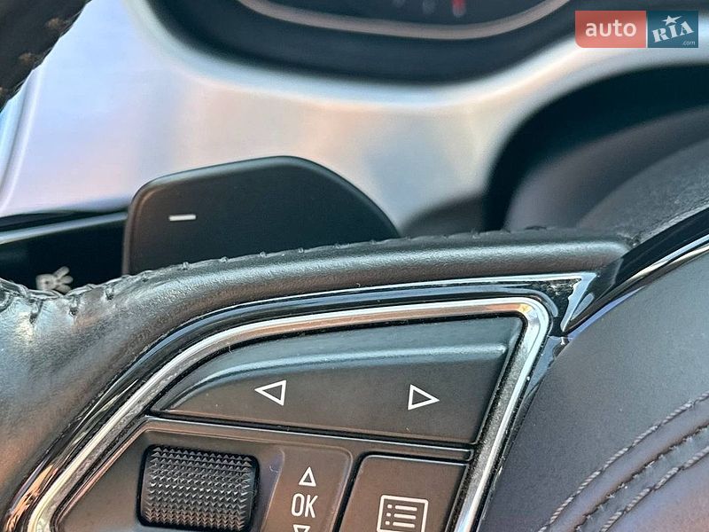 Седан Audi A8 2015 в Коломые
