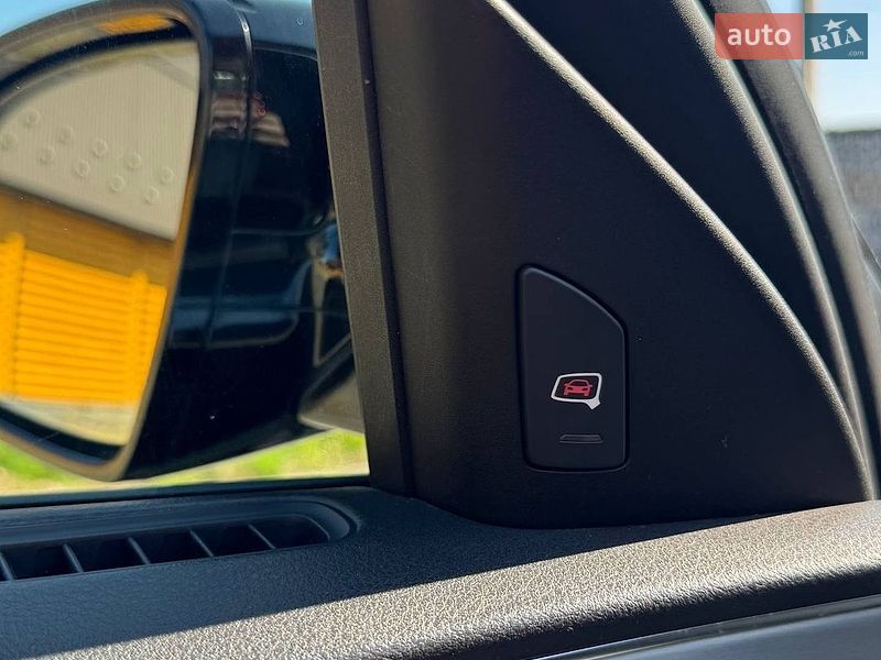 Седан Audi A8 2015 в Коломые