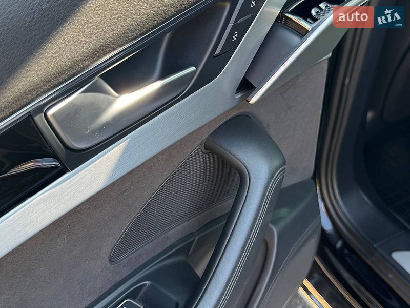 Седан Audi A8 2015 в Коломые