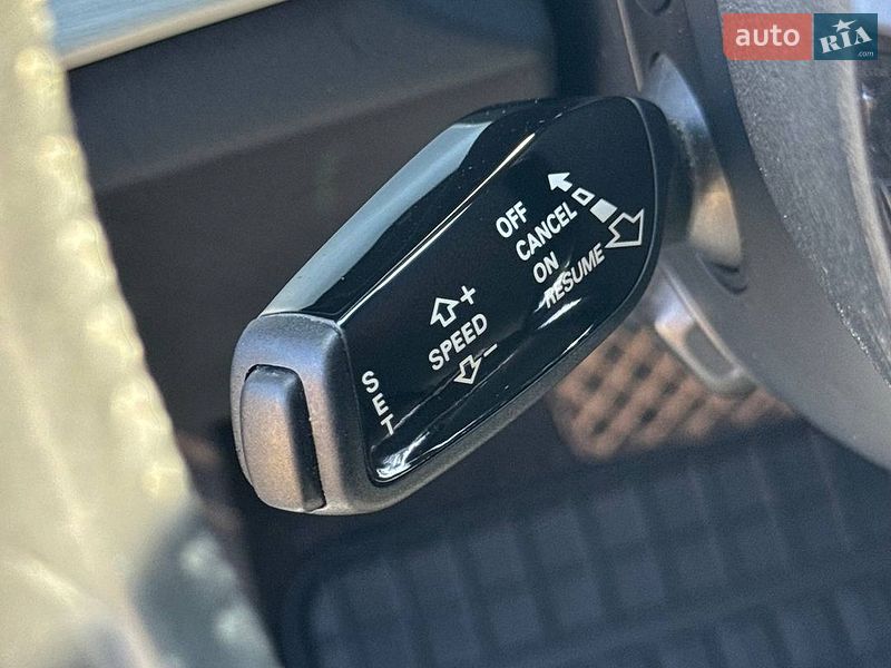 Седан Audi A8 2015 в Коломые
