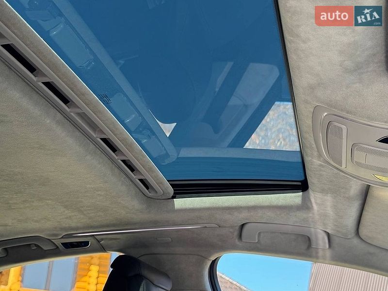 Седан Audi A8 2015 в Коломые
