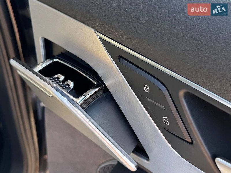 Седан Audi A8 2015 в Коломые