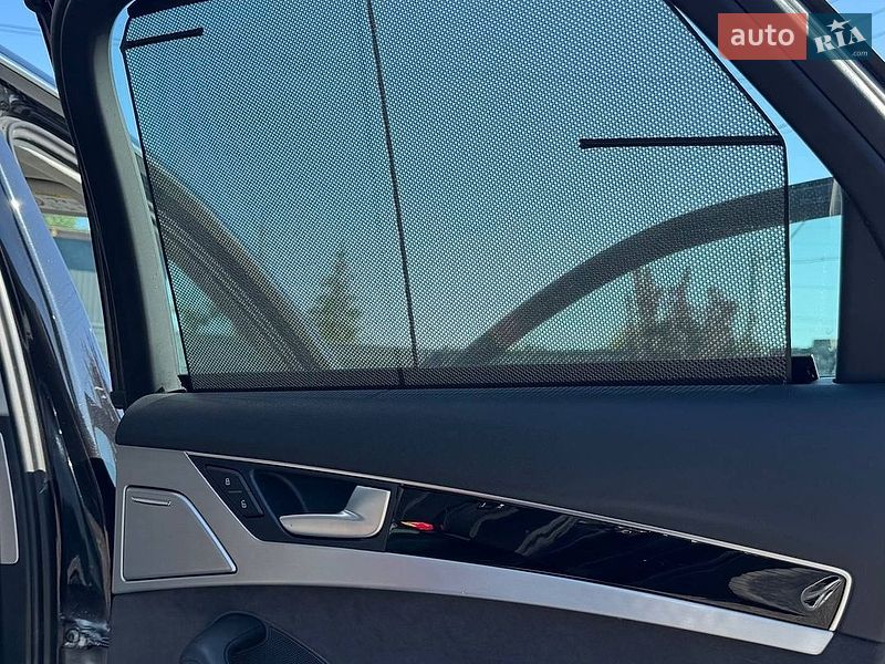 Седан Audi A8 2015 в Коломые